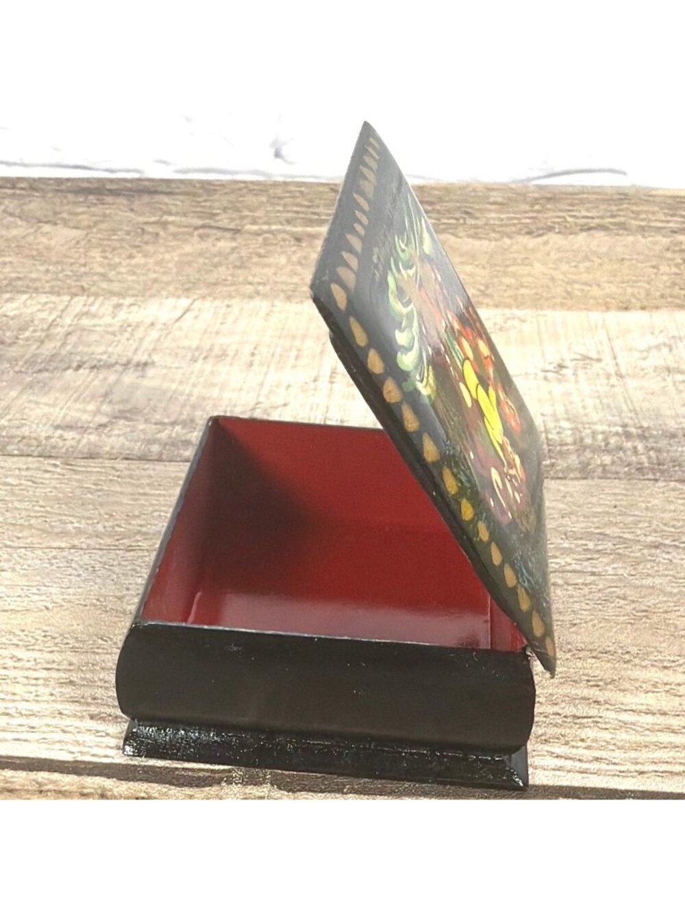 Vintage Hand Painted Russian Fairy Tale Black Red Lacquer Trinket Box Hinged Lid - Picture 2 of 11